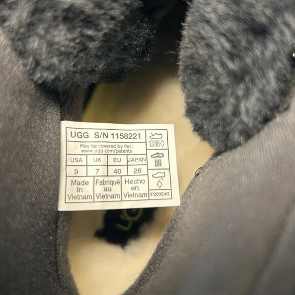 UGG Women's Brecken Waterproof Lace-Up Boots - Picture 7 of 15